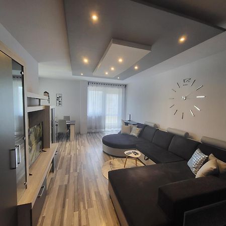 Montana Apartman มิชโคลซ์ ภายนอก รูปภาพ
