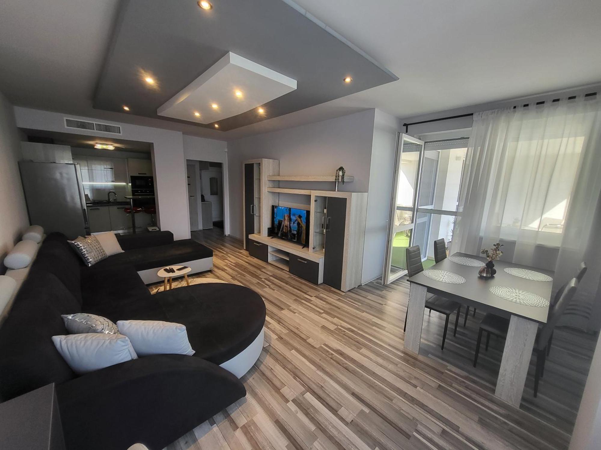 Montana Apartman มิชโคลซ์ ภายนอก รูปภาพ