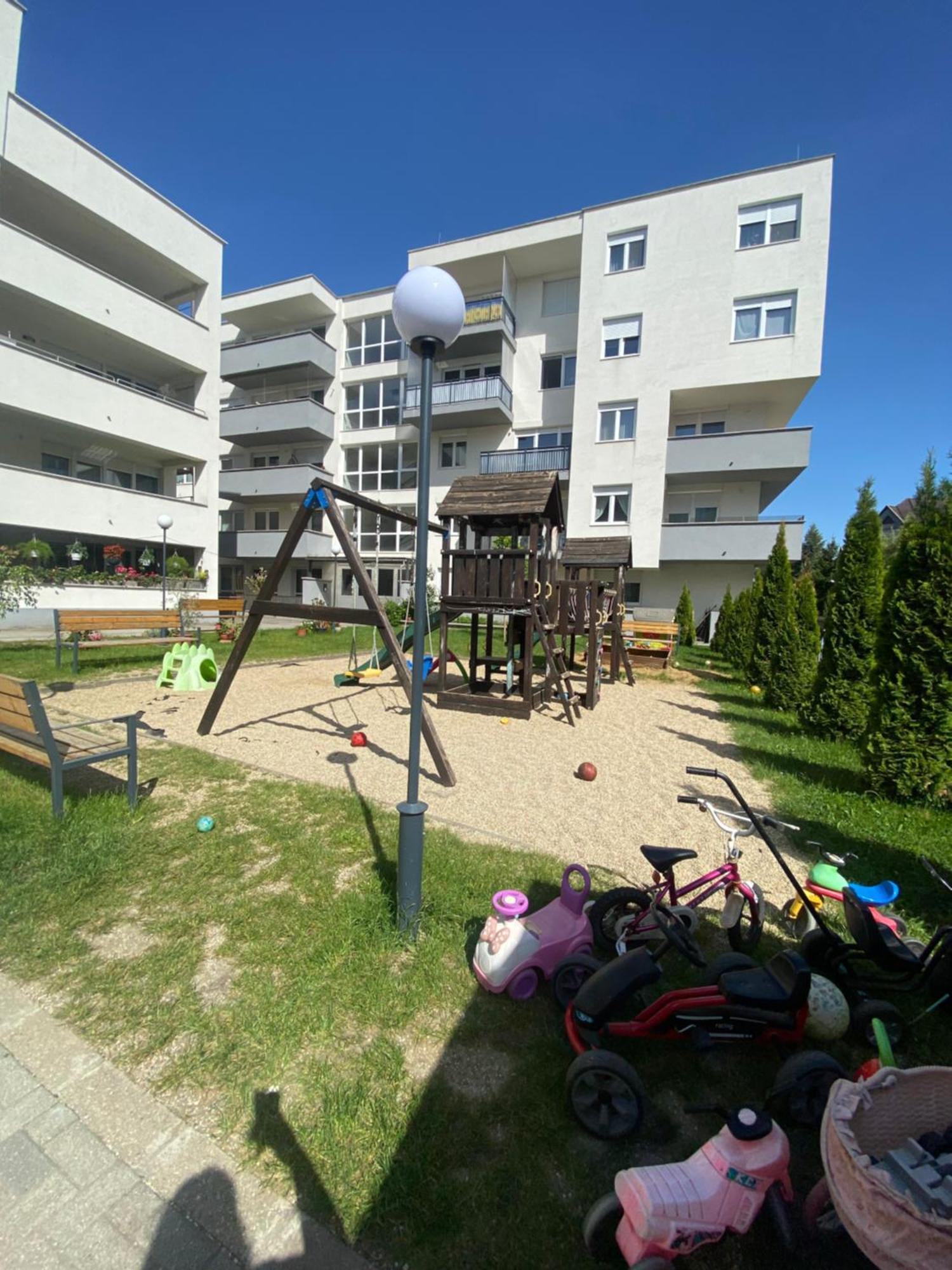 Montana Apartman มิชโคลซ์ ภายนอก รูปภาพ